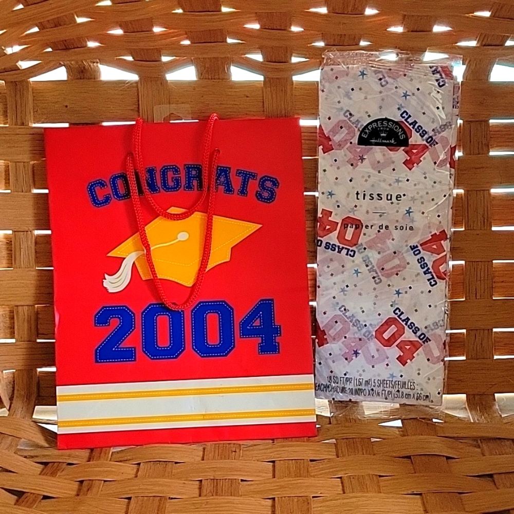 CLASS-2004 🎉 HALLMARK GRADUATION GIFT BAG & TISSUE
